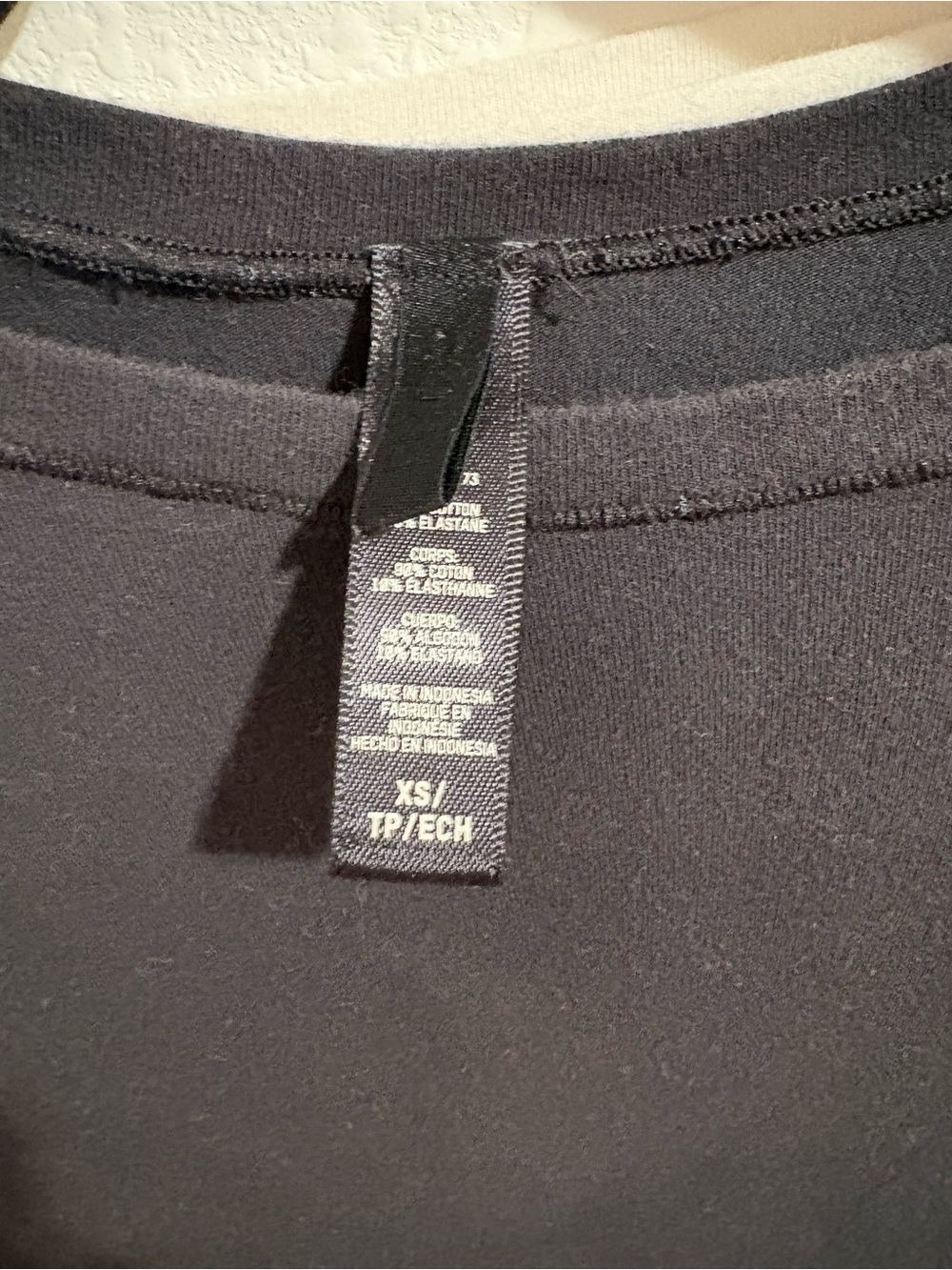 SKIMS set of 2 cotton stretch tees. Black size XS/white size S GUC! - Picture 9 of 12